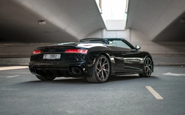  Black Audi R8 V10 Spyder Photo 