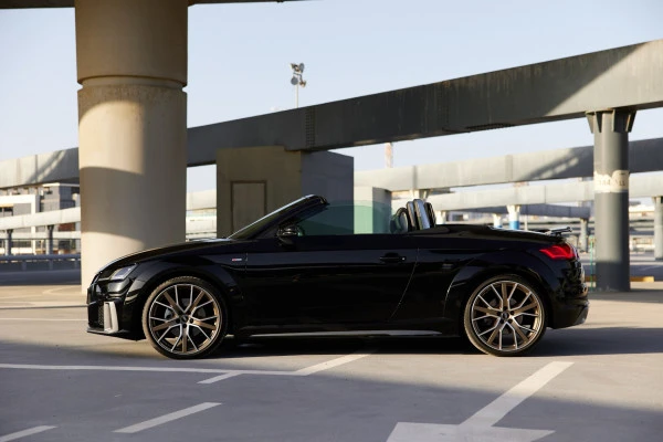 Black Audi TT Photo 