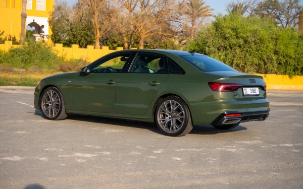  Green Audi A4 Photo 
