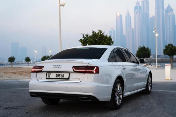  White Audi A6 Photo 