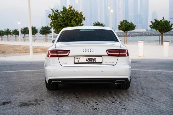  White Audi A6 Photo 
