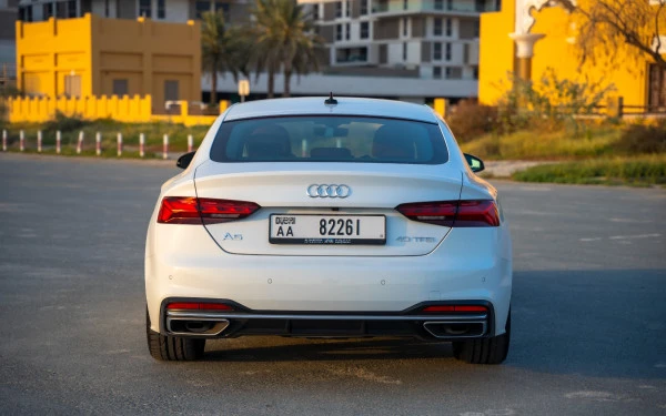  White Audi A5 Photo 