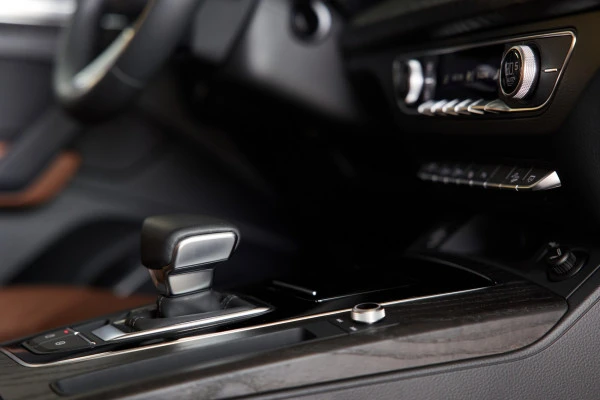  White Audi Q5 45TFSI quattro Photo 