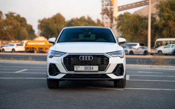  White Audi Q3 Sportback Photo 