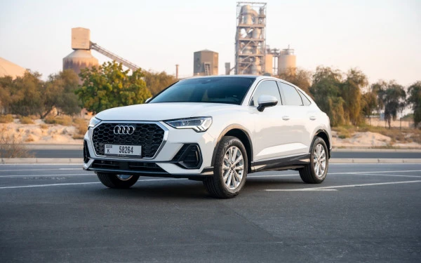  White Audi Q3 Sportback Photo 