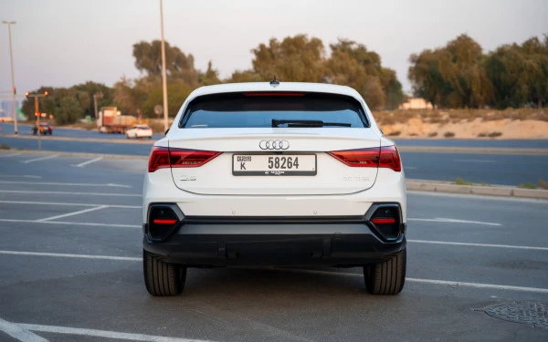  White Audi Q3 Sportback Photo 