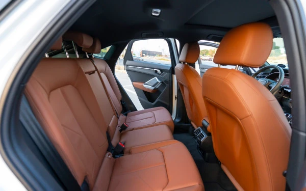  White Audi Q3 Sportback Photo 