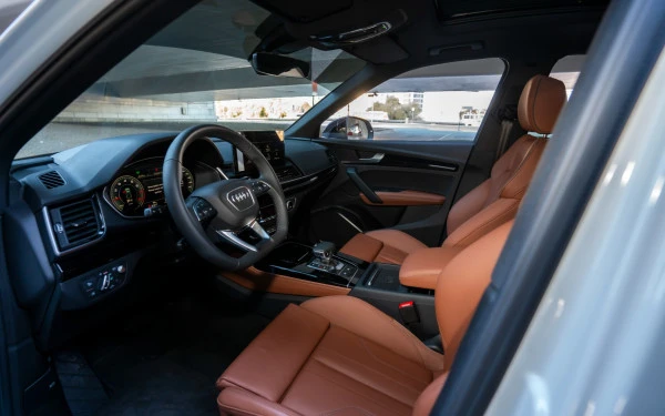  White Audi Q5 Sportback Photo 