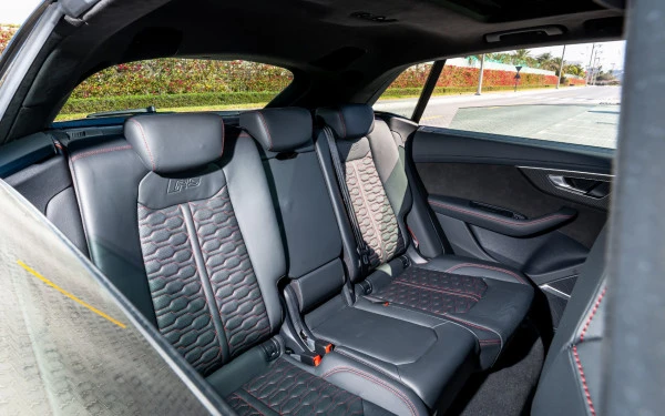  White Audi RSQ8 Photo 