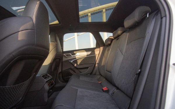  White Audi RS6 Photo 